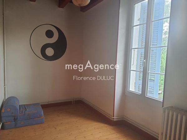 Maison à SAINT-JEAN-D'ANGELY, 17400 - 7 pièces 297m²