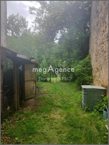 Maison à SAINT-JEAN-D'ANGELY, 17400 - 7 pièces 297m²