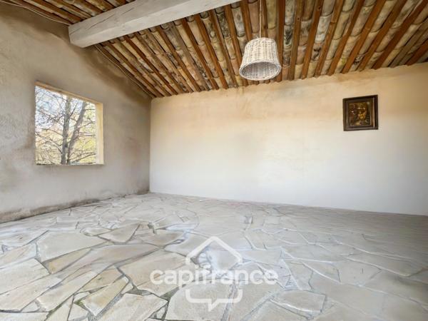 Domaine et Golf de Pont Royal, belle propriété de 290 m2 établie sur un terrain de 2600 m2, cinq chambres, un bureau, piscine, pool house, triple garage