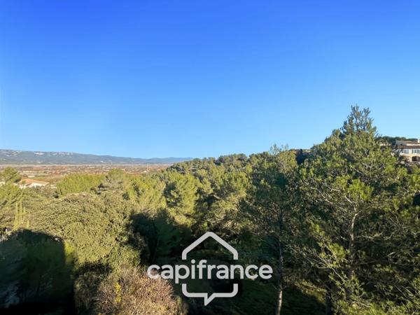 Domaine et Golf de Pont Royal, belle propriété de 290 m2 établie sur un terrain de 2600 m2, cinq chambres, un bureau, piscine, pool house, triple garage