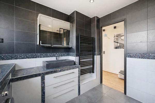 Nogent-sur-Marne – Appartement 3 pièces rénové par architecte, lumineux et traversant