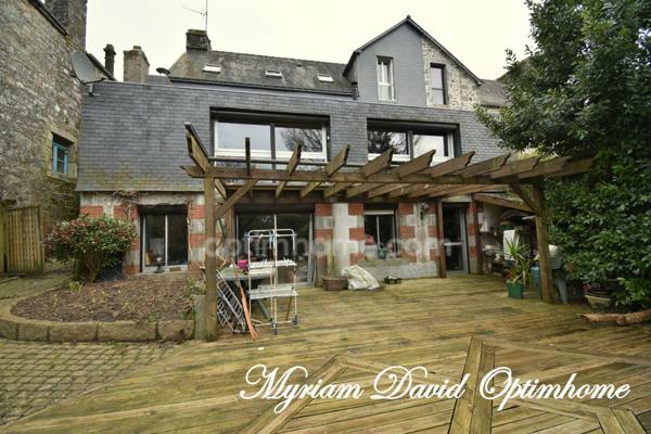 Maison de caractère 252 m² – 6 chambres – Jardin – Coeur de Rostrenen