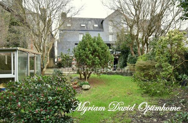 Maison de caractère 252 m² – 6 chambres – Jardin – Coeur de Rostrenen