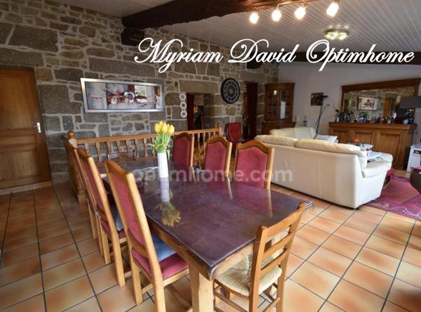 Maison de caractère 252 m² – 6 chambres – Jardin – Coeur de Rostrenen