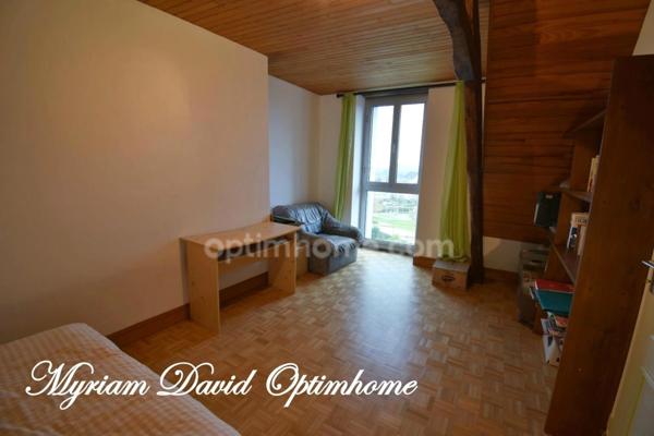 Maison de caractère 252 m² – 6 chambres – Jardin – Coeur de Rostrenen