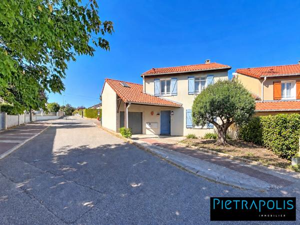 PIERRE-BÉNITE – MAISON FAMILIALE 4 CHAMBRES, JARDIN CLOS ET GARAGE