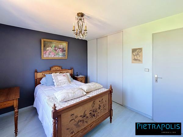 PIERRE-BÉNITE – MAISON FAMILIALE 4 CHAMBRES, JARDIN CLOS ET GARAGE