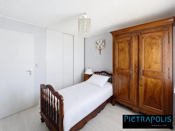 PIERRE-BÉNITE – MAISON FAMILIALE 4 CHAMBRES, JARDIN CLOS ET GARAGE
