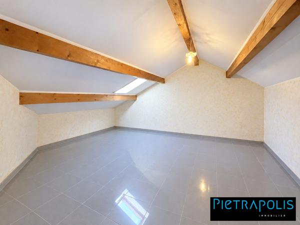PIERRE-BÉNITE – MAISON FAMILIALE 4 CHAMBRES, JARDIN CLOS ET GARAGE