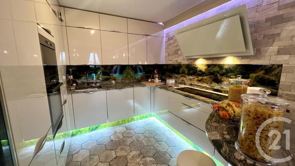 Appartement F5 à vendre  5 pièces - 102,18 m2 ST OUEN L AUMONE - 95