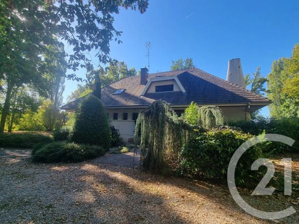 Maison à vendre  7 pièces - 234,36 m 2   LOUHANS CHATEAURENAUD  - 71