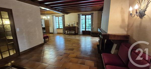 Maison à vendre  7 pièces - 234,36 m 2   LOUHANS CHATEAURENAUD  - 71