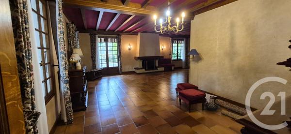 Maison à vendre  7 pièces - 234,36 m 2   LOUHANS CHATEAURENAUD  - 71