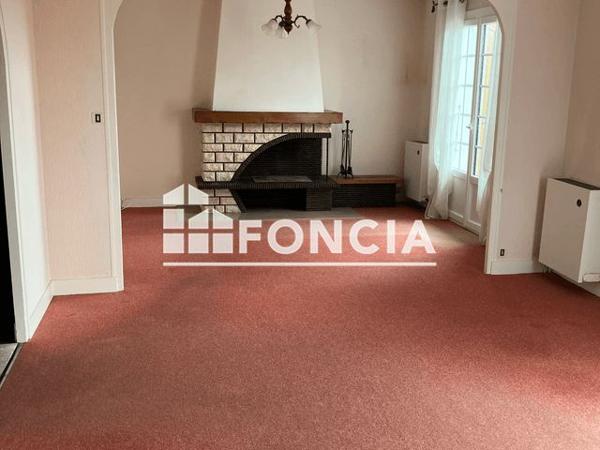 À vendre Maison 6 pièces 142.3 m² - La Rochefoucauld-en-angoumois 16110