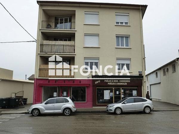 Location Local commercial 2 pièces 42.4 m² - 4 RUE GASTON MONMOUSSEAU Roussillon 38150