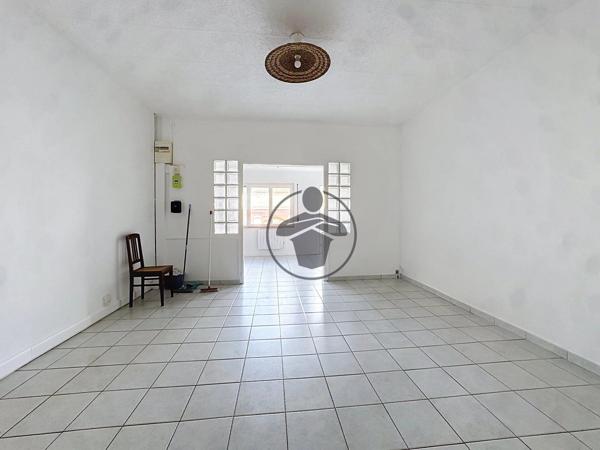 Vente                                                      Maison
                        
                     3 pièces                      67 m2                     à Saint-Quentin