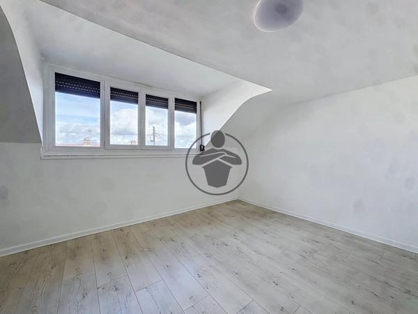 Vente                                                      Maison
                        
                     3 pièces                      67 m2                     à Saint-Quentin