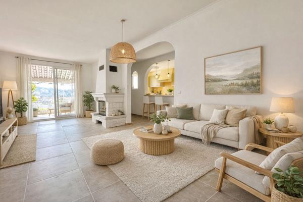 Maison 4 pièces à vendre à Saint-Raphaël avec vue panoramique mer