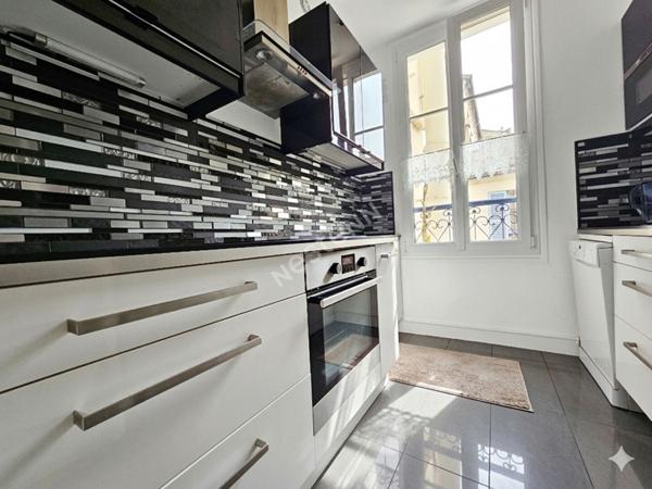 Puteaux : Hyper Centre-Ville , Appartement de 3 pièces de 65m² plus cagibi