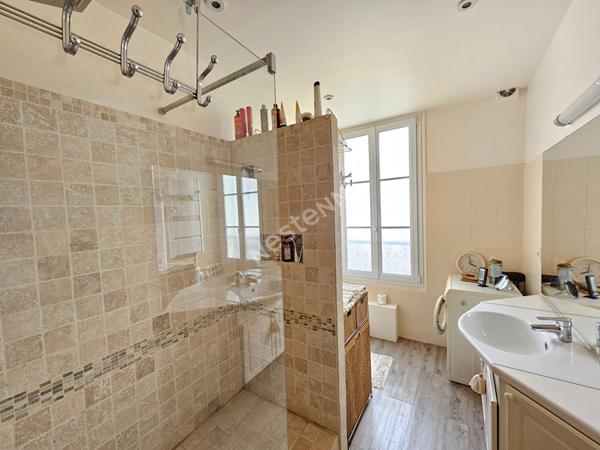 Puteaux : Hyper Centre-Ville , Appartement de 3 pièces de 65m² plus cagibi