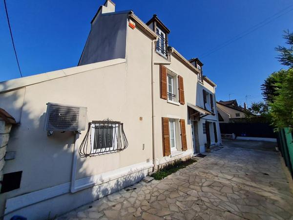 Maison 6 pièces 4 chambres environ 151m²