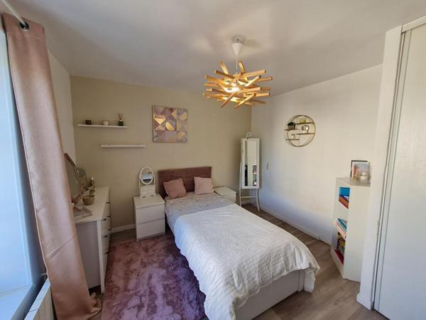 Maison 6 pièces 4 chambres environ 151m²