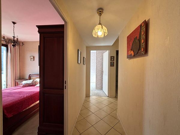 Appartement de 3 pièces très lumineux avec balcon, cave et garage, proche du centre de La Motte-Servolex
