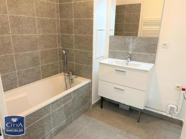 Appartement à louer 3 pièces 59.72m² Creil (60100)