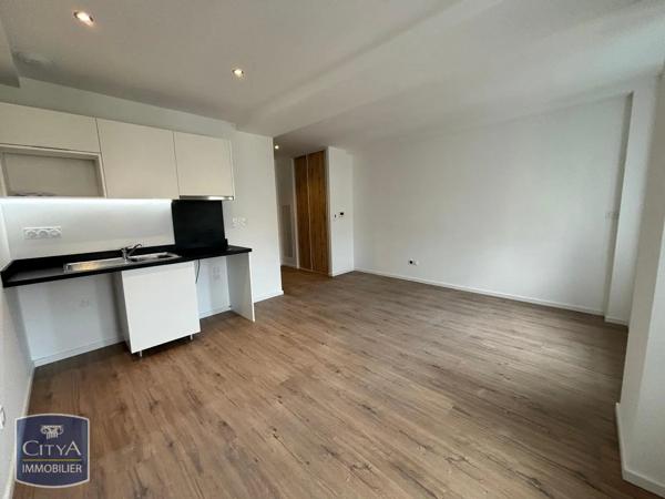 Appartement à louer 1 pièce 27.06m² Sommières (30250)