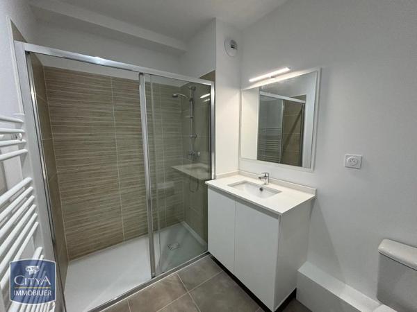 Appartement à louer 1 pièce 27.06m² Sommières (30250)