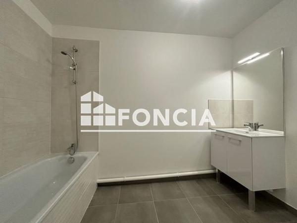 Location Appartement 3 pièces 69.78 m² - 10 Rue de Port Royal Honfleur 14600