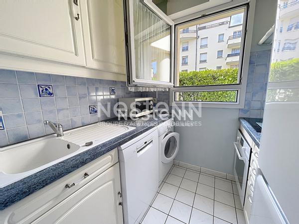 Appartement Fontenay Le Fleury 2 pièces de 49m² avec jardin-terrasse .