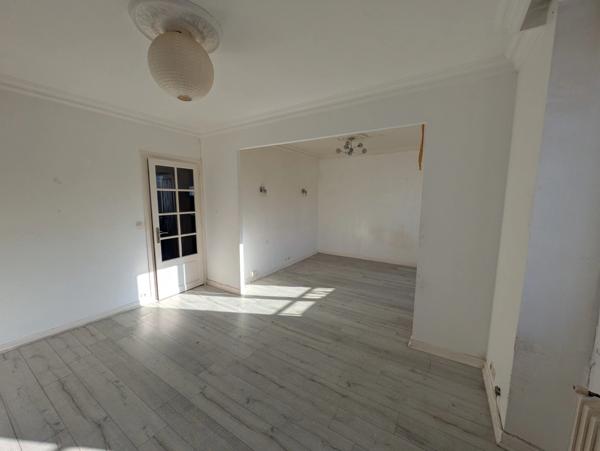 LORIENT APPARTEMENT DE 66 M² HABITABLE A RAFRAICHIR DE TYPE 3 A PROXIMITÉ DU CENTRE VILLE ET DE LA ROCADE