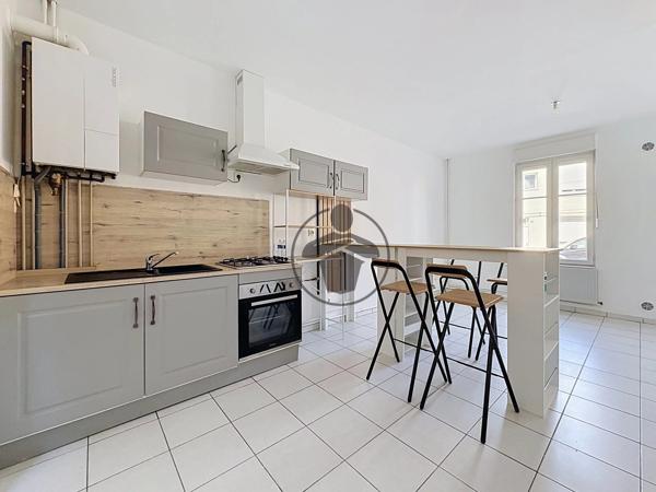 Location                                                      Maison
                        
                     3 pièces                      46 m2                     à Saint-Quentin