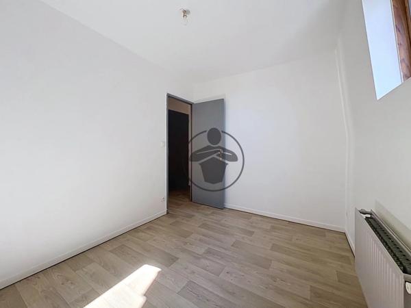 Location                                                      Maison
                        
                     3 pièces                      46 m2                     à Saint-Quentin
