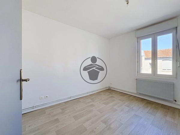 Location                                                      Maison
                        
                     3 pièces                      46 m2                     à Saint-Quentin