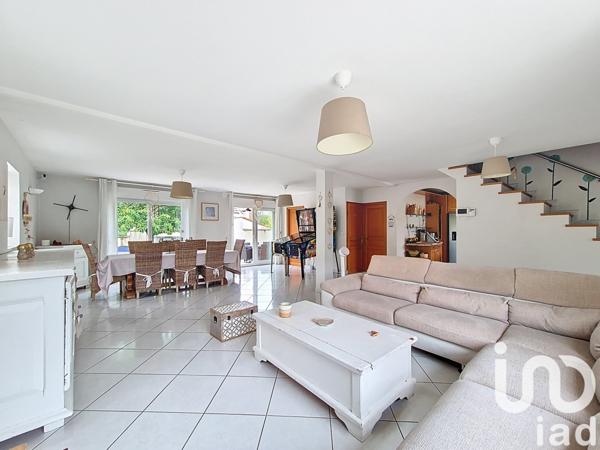 Maison à vendre 8 pièces 175 m² Les Clayes-sous-Bois