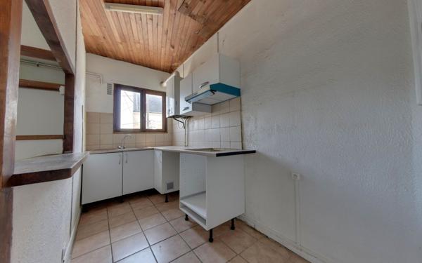 Immeuble à vendre    4 pièces • 68 m2 Montreuil