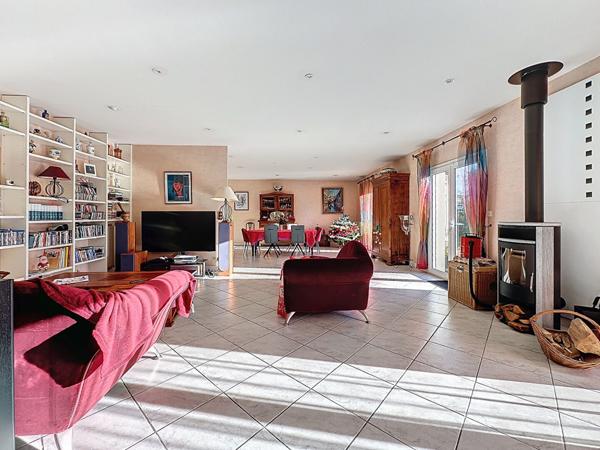 Maison de plain - pied de 5 pièces (210 m²) sur terrain de 1500m2 à Eysines - Quartier LE PINSAN