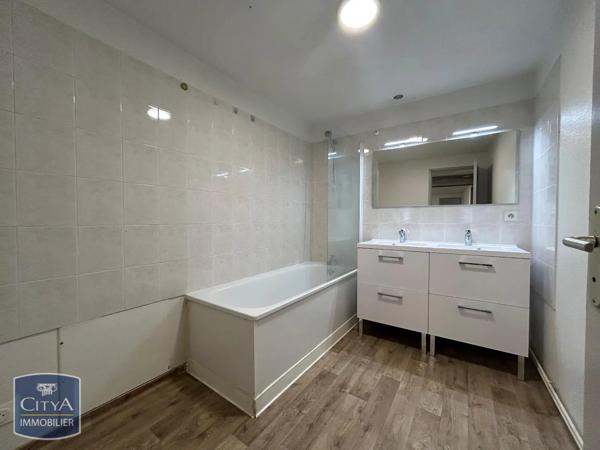 Appartement à louer 5 pièces 135.39m² Saint-Étienne (42000)