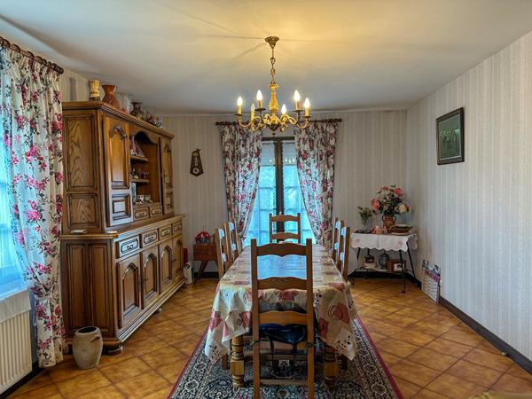 Maison de plain pied sur sous sol complet 3 chambres - SAINT GEORGES SUR LAYON