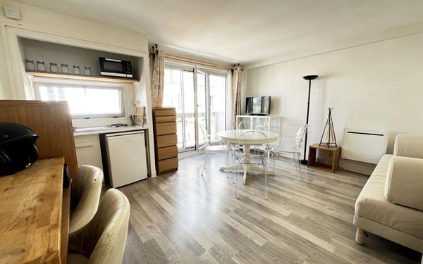 Appartement à vendre    1 pièce • 24 m2 Paris 14