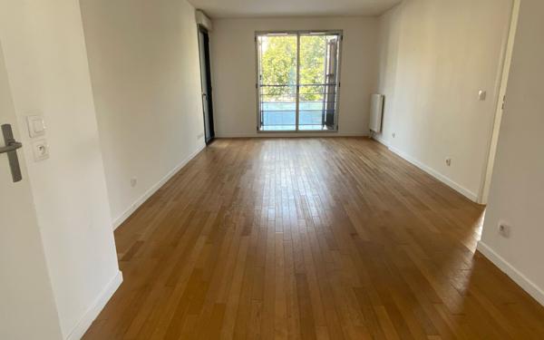 Appartement à vendre    3 pièces • 73 m2 Bagnolet