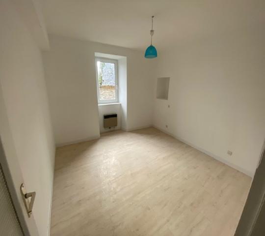 Maison de village  de  1693  5 pièce(s) 88 m2 PEAULE