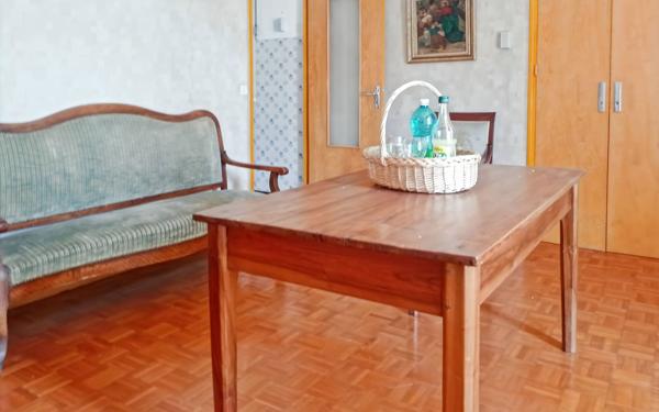 Maison à vendre    9 pièces •  Laudun-l'Ardoise