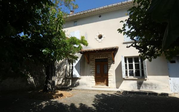 Maison à vendre    9 pièces •  Laudun-l'Ardoise