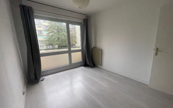 Appartement à louer    3 pièces • 72,95 m2 Arpajon