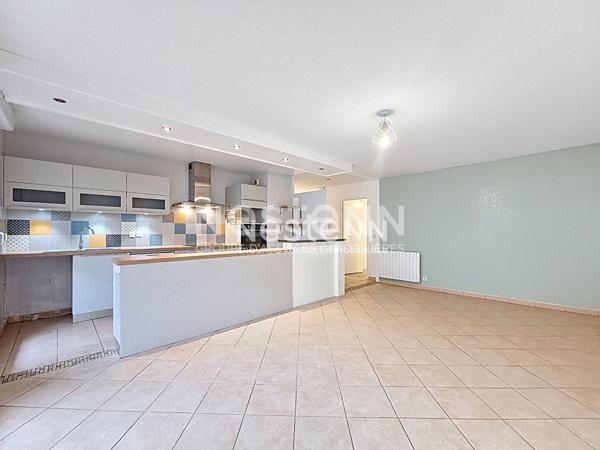 Morangis 3 pièces en rez-de-jardin avec extérieur et garage-double