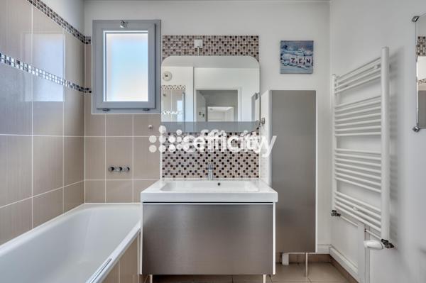 Appartement 3 pièces - 64 m² Exclusivité efficity