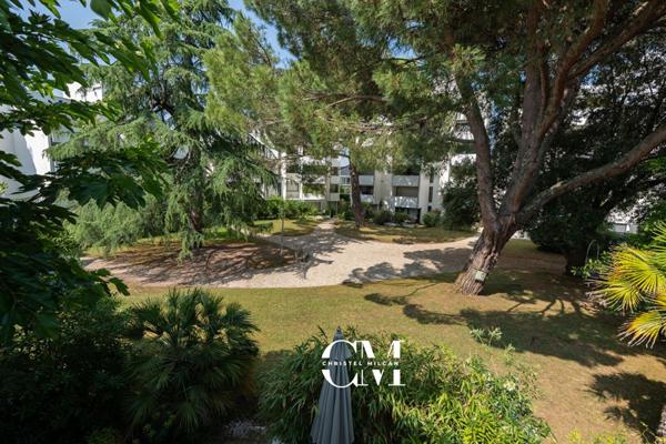 Bordeaux-Caudéran Duplex 98m² jardin, piscine, garage et parking